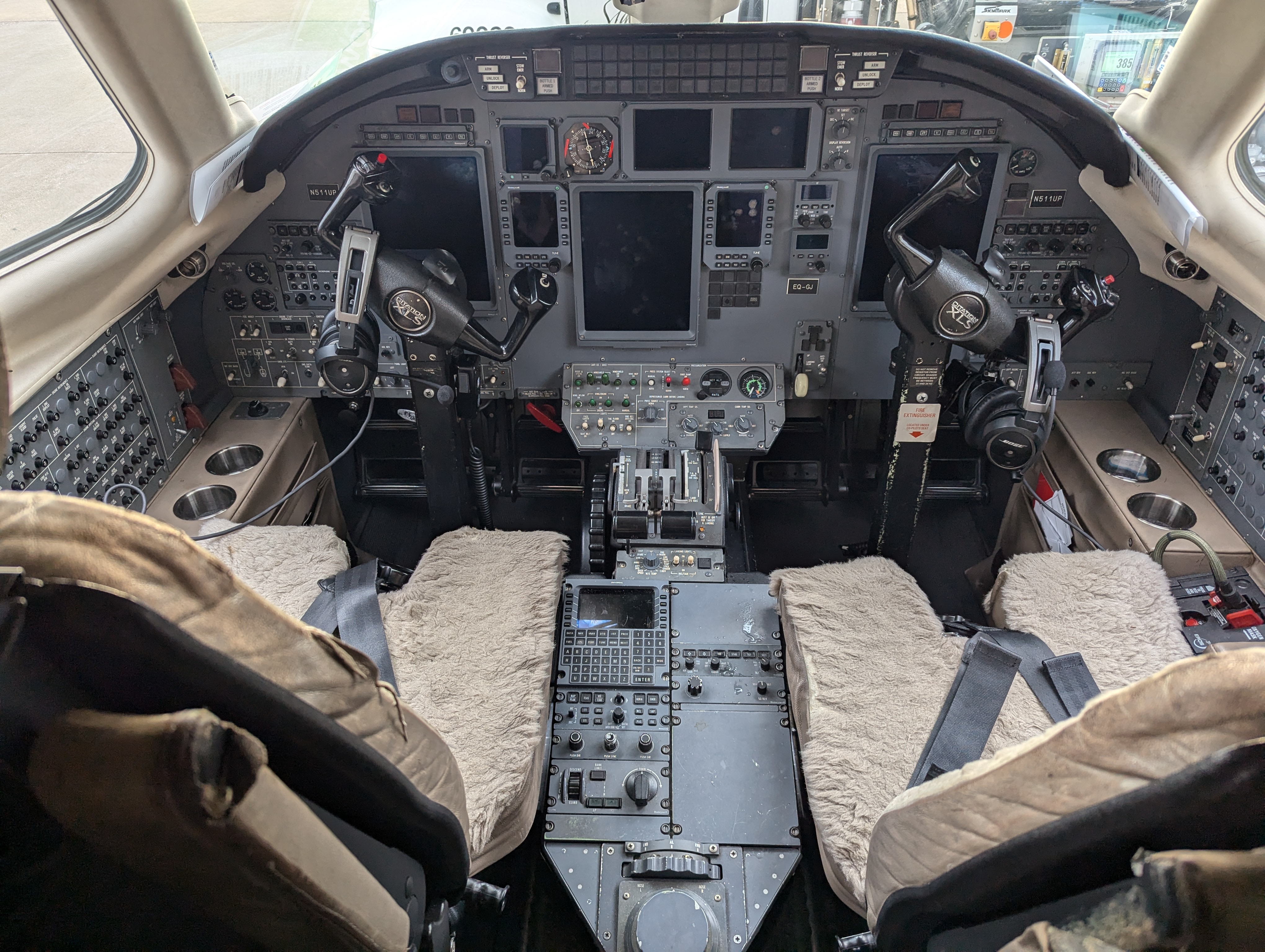 XLS avionics cockpit