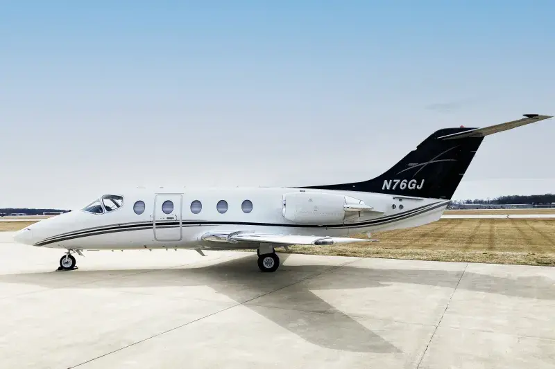 Hawker 400XP RK-514 exterior