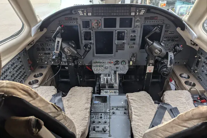 XLS avionics cockpit